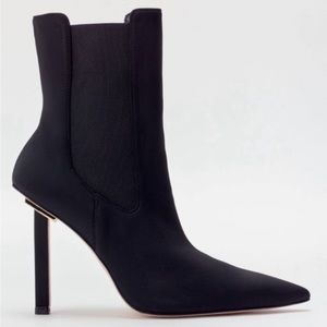 Good American Sleek Black Ankle Boots